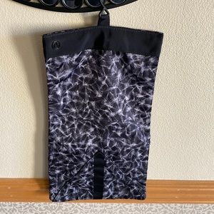 Lulu lemon hanging travel bag